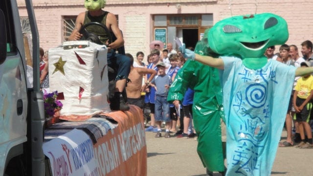 Космические персонажи юбилейного шествия 2011 года